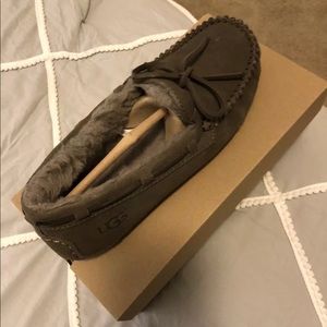 Ugg Dakota Slipper - Women’s Size 6